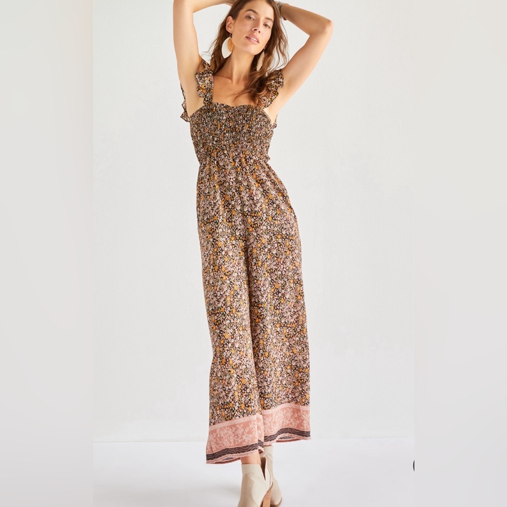 🌷New Francesca’s Trendy Spring/Summer Brielle  Floral Smocked Boho Jumpsuit🌷